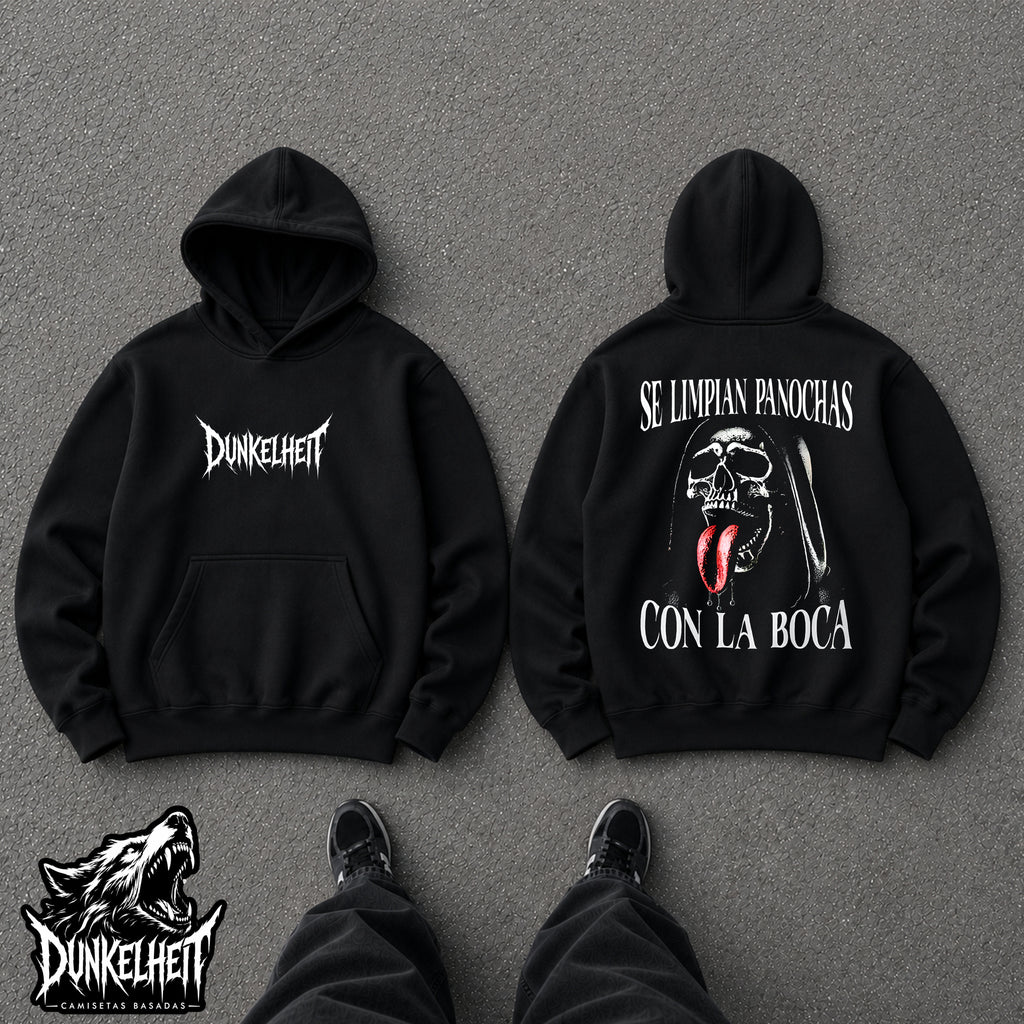 Se limpian panochas con la boca